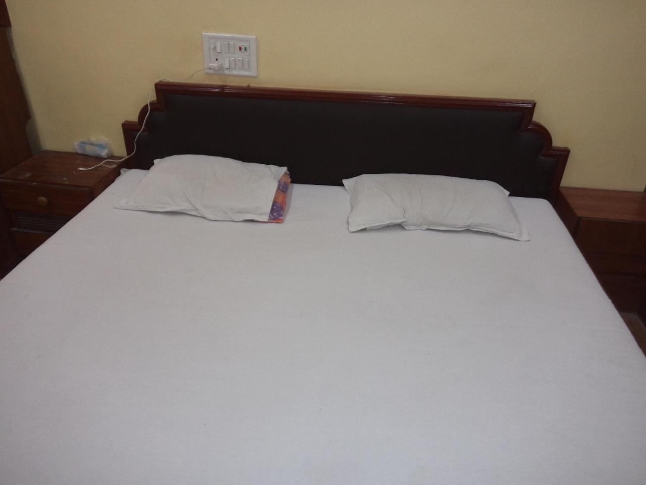 Hotel Neelkamal Indore Zewnętrze zdjęcie